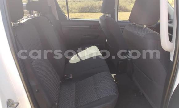 اشتري مستعمل Toyota Hilux White سيارة في Maseru في Maseru اشتري مستعمل Toyota Hilux White سيارة في Maseru في Maseru