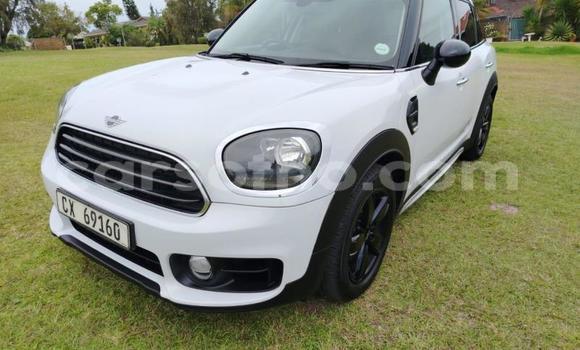 Sayi Na hannu Mini Countryman White Mota in Maseru a Maseru Sayi Na hannu Mini Countryman White Mota in Maseru a Maseru