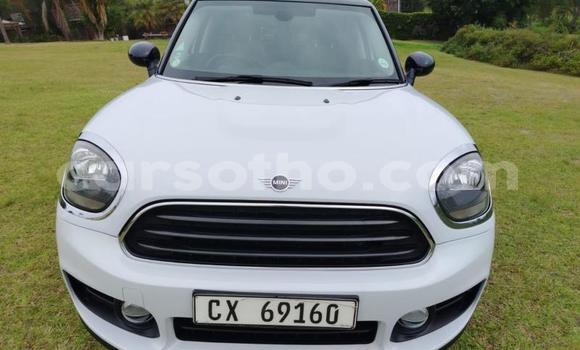 Sayi Na hannu Mini Countryman White Mota in Maseru a Maseru Sayi Na hannu Mini Countryman White Mota in Maseru a Maseru