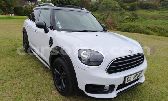 Sayi Na hannu Mini Countryman White Mota in Maseru a Maseru Sayi Na hannu Mini Countryman White Mota in Maseru a Maseru