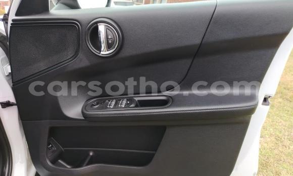 Sayi Na hannu Mini Countryman White Mota in Maseru a Maseru Sayi Na hannu Mini Countryman White Mota in Maseru a Maseru