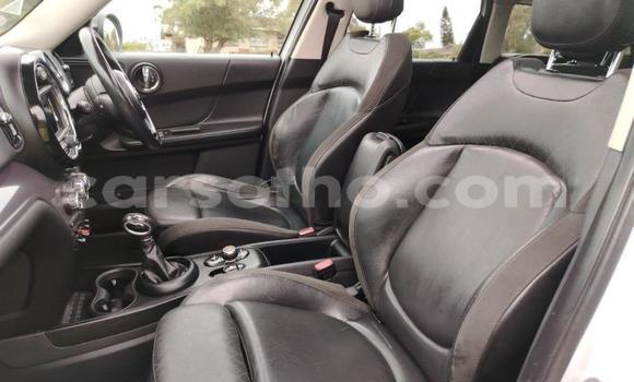 Sayi Na hannu Mini Countryman White Mota in Maseru a Maseru Sayi Na hannu Mini Countryman White Mota in Maseru a Maseru