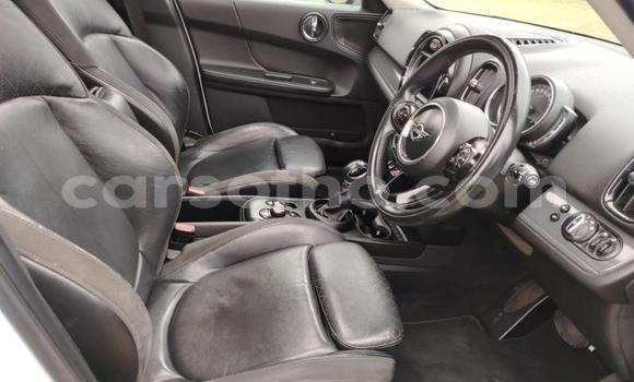 Sayi Na hannu Mini Countryman White Mota in Maseru a Maseru Sayi Na hannu Mini Countryman White Mota in Maseru a Maseru