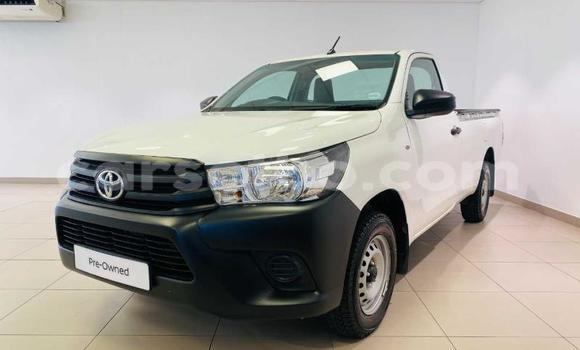 اشتري مستعمل Toyota Hilux White سيارة في Maseru في Maseru اشتري مستعمل Toyota Hilux White سيارة في Maseru في Maseru