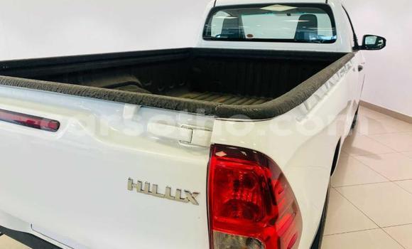 اشتري مستعمل Toyota Hilux White سيارة في Maseru في Maseru اشتري مستعمل Toyota Hilux White سيارة في Maseru في Maseru