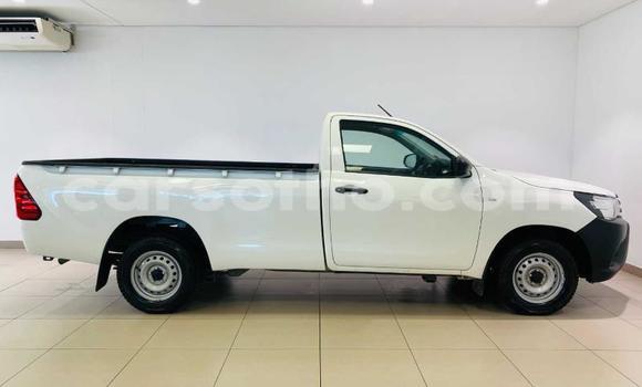 اشتري مستعمل Toyota Hilux White سيارة في Maseru في Maseru اشتري مستعمل Toyota Hilux White سيارة في Maseru في Maseru