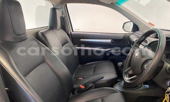 اشتري مستعمل Toyota Hilux White سيارة في Maseru في Maseru اشتري مستعمل Toyota Hilux White سيارة في Maseru في Maseru