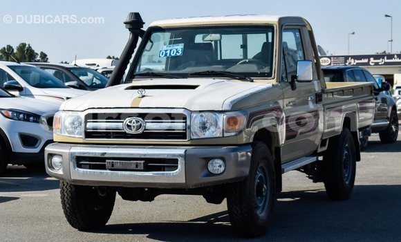 Sayi Imported Toyota Land Cruiser Beige Mota in Import - Dubai a Maseru Sayi Imported Toyota Land Cruiser Beige Mota in Import - Dubai a Maseru