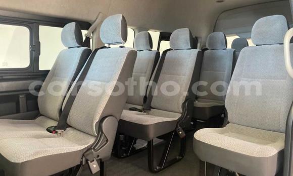 Sayi Na hannu Toyota Hiace White Mota in Maseru a Maseru Sayi Na hannu Toyota Hiace White Mota in Maseru a Maseru