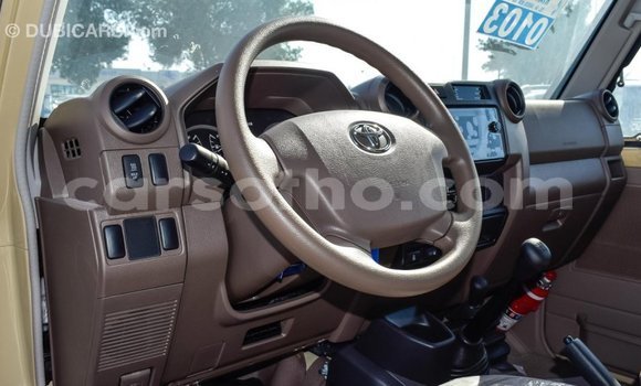 Sayi Imported Toyota Land Cruiser Beige Mota in Import - Dubai a Maseru Sayi Imported Toyota Land Cruiser Beige Mota in Import - Dubai a Maseru