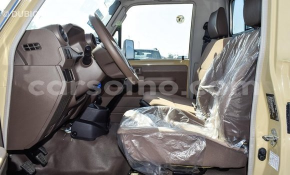 Sayi Imported Toyota Land Cruiser Beige Mota in Import - Dubai a Maseru Sayi Imported Toyota Land Cruiser Beige Mota in Import - Dubai a Maseru