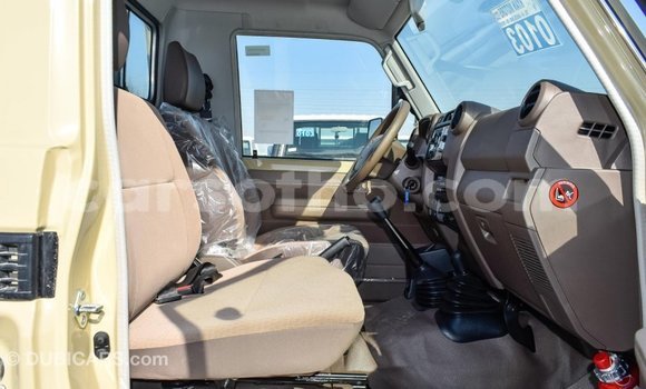 Sayi Imported Toyota Land Cruiser Beige Mota in Import - Dubai a Maseru Sayi Imported Toyota Land Cruiser Beige Mota in Import - Dubai a Maseru