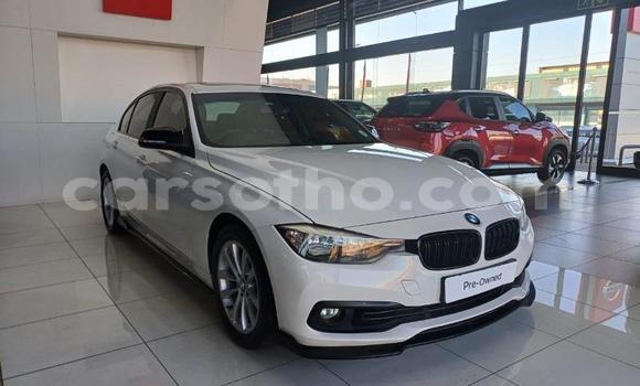 اشتري مستعمل BMW 3–Series White سيارة في Maseru في Maseru