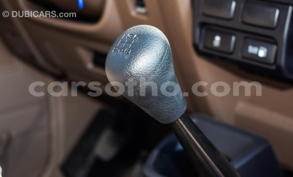 Sayi Imported Toyota Land Cruiser Beige Mota in Import - Dubai a Maseru Sayi Imported Toyota Land Cruiser Beige Mota in Import - Dubai a Maseru