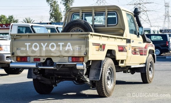 Sayi Imported Toyota Land Cruiser Beige Mota in Import - Dubai a Maseru Sayi Imported Toyota Land Cruiser Beige Mota in Import - Dubai a Maseru