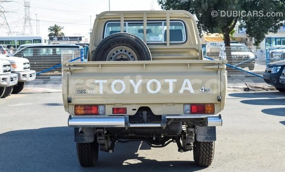 Sayi Imported Toyota Land Cruiser Beige Mota in Import - Dubai a Maseru Sayi Imported Toyota Land Cruiser Beige Mota in Import - Dubai a Maseru