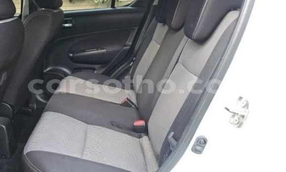 اشتري مستعمل Suzuki Swift White سيارة في Maseru في Maseru اشتري مستعمل Suzuki Swift White سيارة في Maseru في Maseru