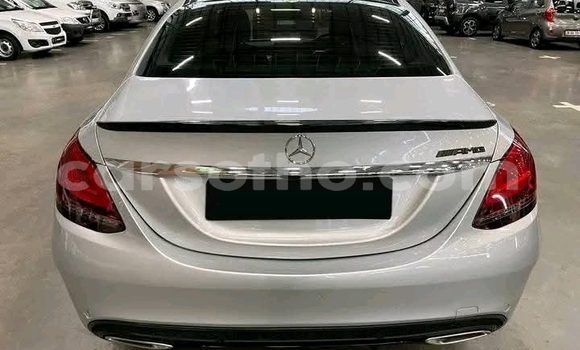 Acheter Occasion Voiture Mercedes-Benz C–Class Gris à Maseru, Maseru Acheter Occasion Voiture Mercedes-Benz C–Class Gris à Maseru, Maseru