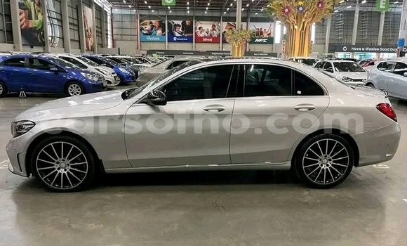 Acheter Occasion Voiture Mercedes-Benz C–Class Gris à Maseru, Maseru Acheter Occasion Voiture Mercedes-Benz C–Class Gris à Maseru, Maseru