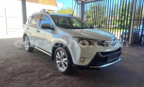 Acheter Occasion Voiture Toyota RAV4 Blanc à Maseru, Maseru Acheter Occasion Voiture Toyota RAV4 Blanc à Maseru, Maseru