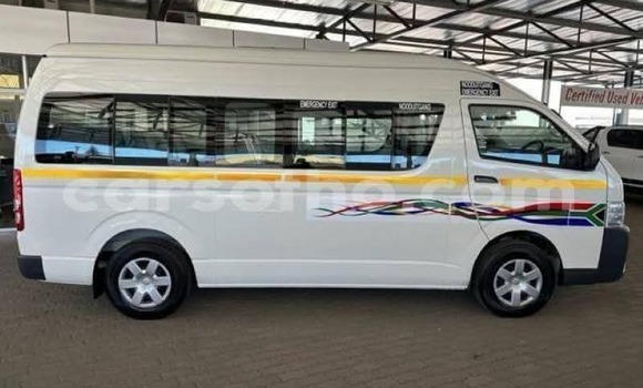 Buy Used Toyota Hiace White Car in Mafeteng in Mafeteng Buy Used Toyota Hiace White Car in Mafeteng in Mafeteng
