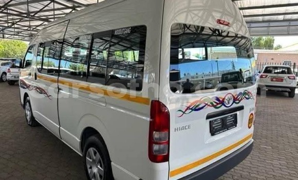 Buy Used Toyota Hiace White Car in Mafeteng in Mafeteng Buy Used Toyota Hiace White Car in Mafeteng in Mafeteng