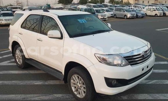 Buy Import Toyota Fortuner White Car in Import - Dubai in Maseru Buy Import Toyota Fortuner White Car in Import - Dubai in Maseru