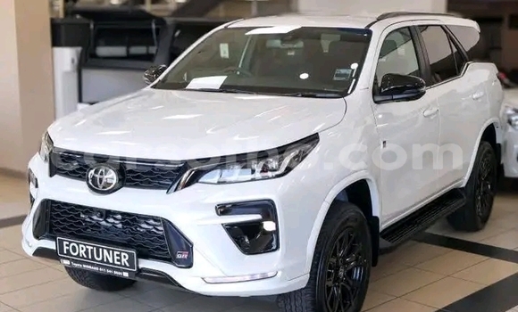 Buy Used Toyota Fortuner White Car in Maseru in Maseru Buy Used Toyota Fortuner White Car in Maseru in Maseru