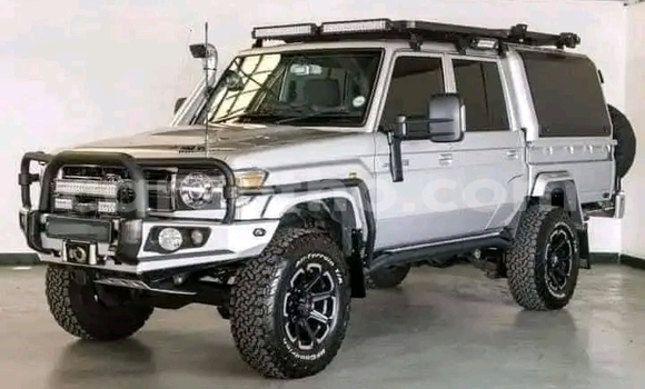 Buy Used Toyota Land Cruiser Silver Car in Maseru in Maseru Buy Used Toyota Land Cruiser Silver Car in Maseru in Maseru