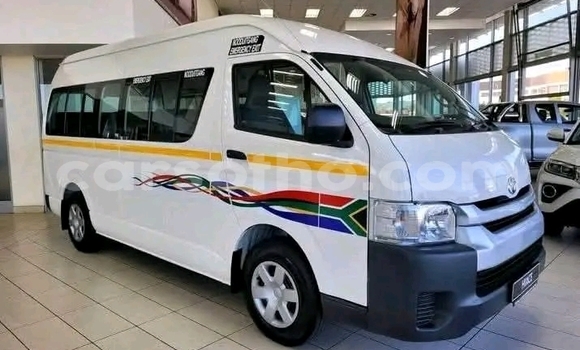 Buy Used Toyota Hiace White Car in Maseru in Maseru Buy Used Toyota Hiace White Car in Maseru in Maseru
