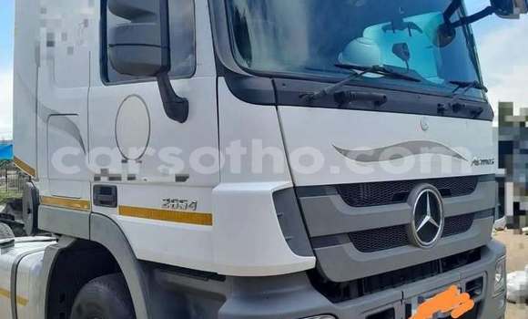 Sayi Na hannu Mercedes‒Benz 2628 White Babbar mota in Maseru a Maseru Sayi Na hannu Mercedes‒Benz 2628 White Babbar mota in Maseru a Maseru