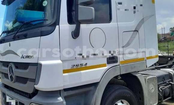 Sayi Na hannu Mercedes‒Benz 2628 White Babbar mota in Maseru a Maseru Sayi Na hannu Mercedes‒Benz 2628 White Babbar mota in Maseru a Maseru