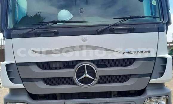 Sayi Na hannu Mercedes‒Benz 2628 White Babbar mota in Maseru a Maseru Sayi Na hannu Mercedes‒Benz 2628 White Babbar mota in Maseru a Maseru