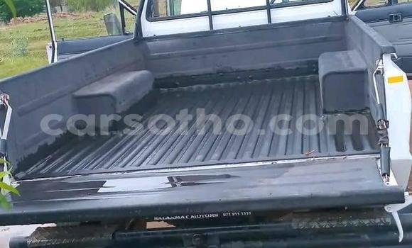 Sayi Na hannu Toyota Hilux White Mota in Maseru a Maseru Sayi Na hannu Toyota Hilux White Mota in Maseru a Maseru