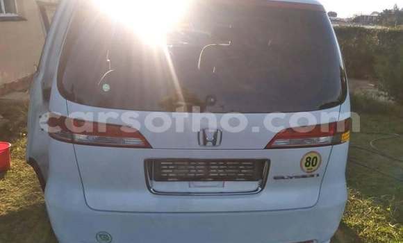 Sayi Na hannu Hyundai Grand Starex White Mota in Maseru a Maseru Sayi Na hannu Hyundai Grand Starex White Mota in Maseru a Maseru