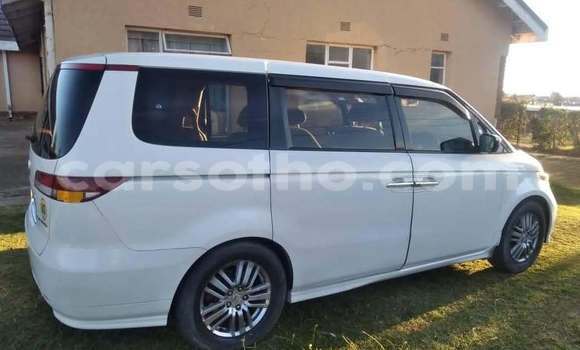 Sayi Na hannu Hyundai Grand Starex White Mota in Maseru a Maseru Sayi Na hannu Hyundai Grand Starex White Mota in Maseru a Maseru