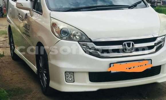 Sayi Na hannu Honda Stepwgn White Mota in Maseru a Maseru