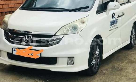 Sayi Na hannu Honda Stepwgn White Mota in Maseru a Maseru Sayi Na hannu Honda Stepwgn White Mota in Maseru a Maseru