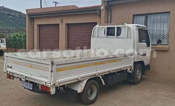 Acheter Occasion Utilitaire Nissan NP200 Blanc à Maseru, Maseru Acheter Occasion Utilitaire Nissan NP200 Blanc à Maseru, Maseru