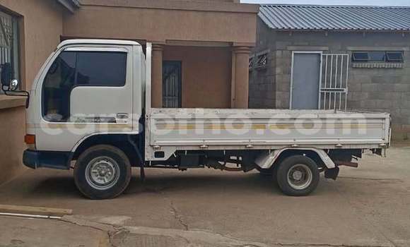Acheter Occasion Utilitaire Nissan NP200 Blanc à Maseru, Maseru Acheter Occasion Utilitaire Nissan NP200 Blanc à Maseru, Maseru