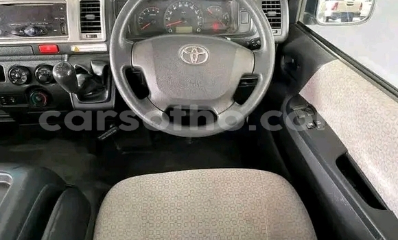 Acheter Occasion Voiture Toyota Grand HiAce Blanc à Maseru, Maseru Acheter Occasion Voiture Toyota Grand HiAce Blanc à Maseru, Maseru