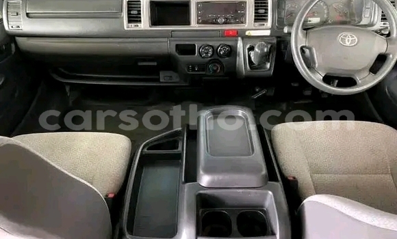Acheter Occasion Voiture Toyota Grand HiAce Blanc à Maseru, Maseru Acheter Occasion Voiture Toyota Grand HiAce Blanc à Maseru, Maseru