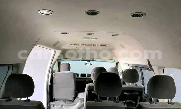 Acheter Occasion Voiture Toyota Grand HiAce Blanc à Maseru, Maseru Acheter Occasion Voiture Toyota Grand HiAce Blanc à Maseru, Maseru