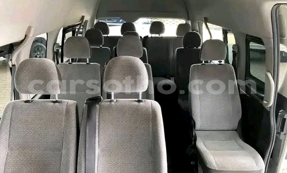 Acheter Occasion Voiture Toyota Grand HiAce Blanc à Maseru, Maseru Acheter Occasion Voiture Toyota Grand HiAce Blanc à Maseru, Maseru