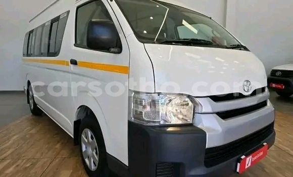 Acheter Occasion Voiture Toyota Touring HiAce Blanc à Maseru, Maseru Acheter Occasion Voiture Toyota Touring HiAce Blanc à Maseru, Maseru