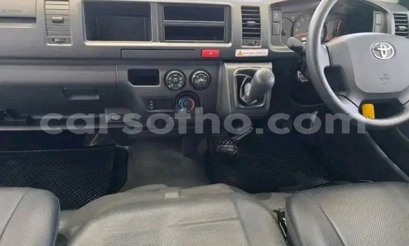Acheter Occasion Voiture Toyota Touring HiAce Blanc à Maseru, Maseru Acheter Occasion Voiture Toyota Touring HiAce Blanc à Maseru, Maseru