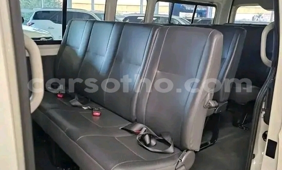 Acheter Occasion Voiture Toyota Touring HiAce Blanc à Maseru, Maseru Acheter Occasion Voiture Toyota Touring HiAce Blanc à Maseru, Maseru