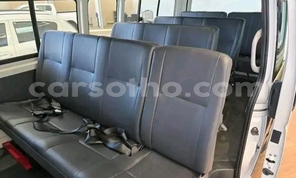 Acheter Occasion Voiture Toyota Touring HiAce Blanc à Maseru, Maseru Acheter Occasion Voiture Toyota Touring HiAce Blanc à Maseru, Maseru