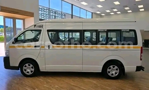 Acheter Occasion Voiture Toyota Touring HiAce Blanc à Maseru, Maseru Acheter Occasion Voiture Toyota Touring HiAce Blanc à Maseru, Maseru