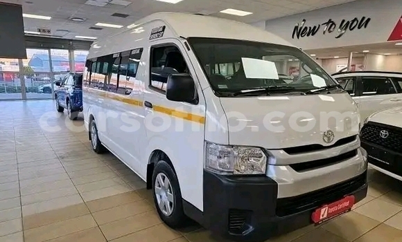 Acheter Occasion Voiture Toyota Touring HiAce Blanc à Maseru, Maseru Acheter Occasion Voiture Toyota Touring HiAce Blanc à Maseru, Maseru